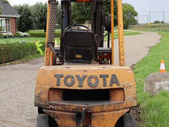 1986-toyota-02-4fd20-49305502