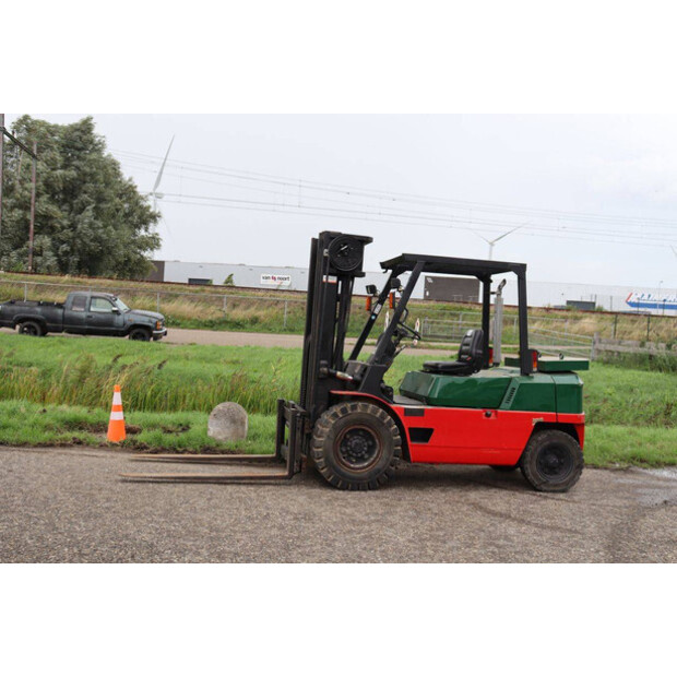 1996 Caterpillar DP40-49305530