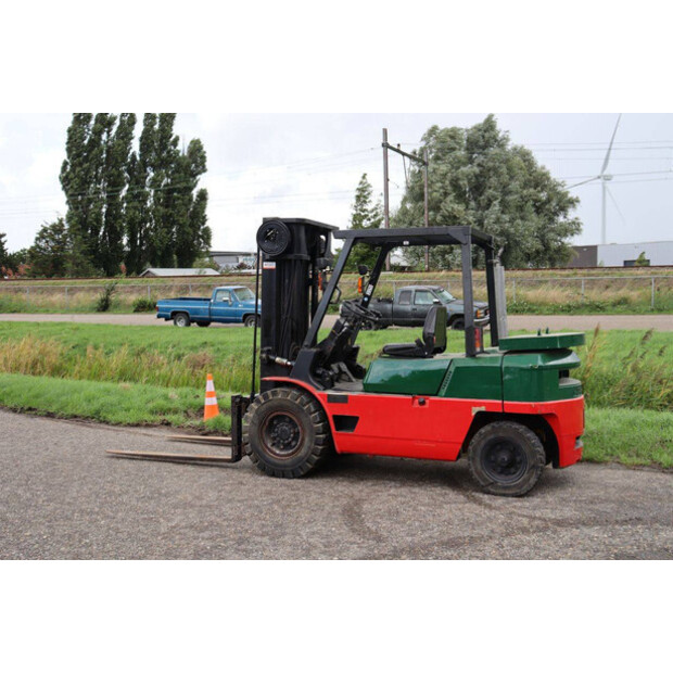 1996 Caterpillar DP40-49305532