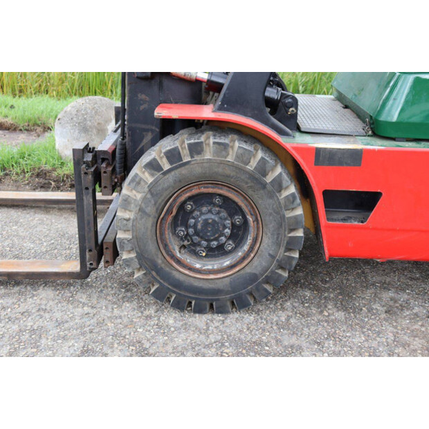 1996 Caterpillar DP40-49305541