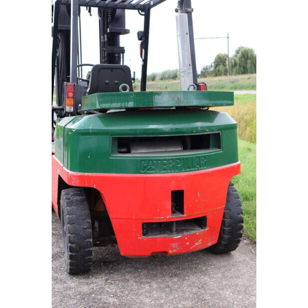 1996 Caterpillar DP40-49305543