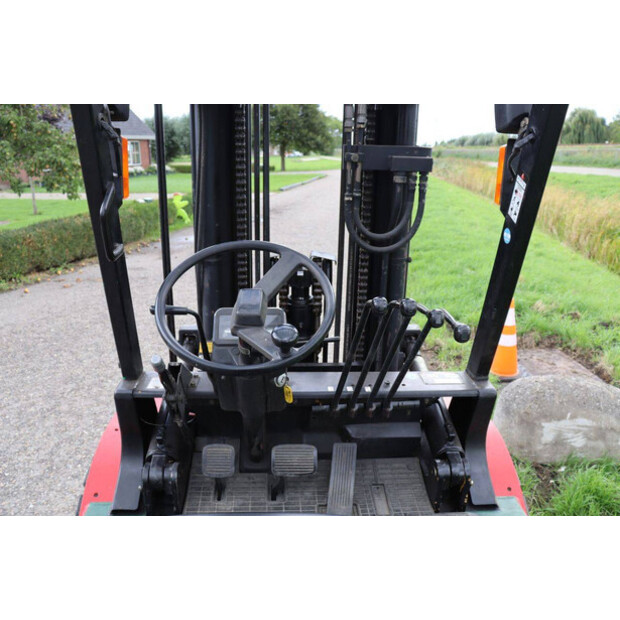 1996 Caterpillar DP40-49305546