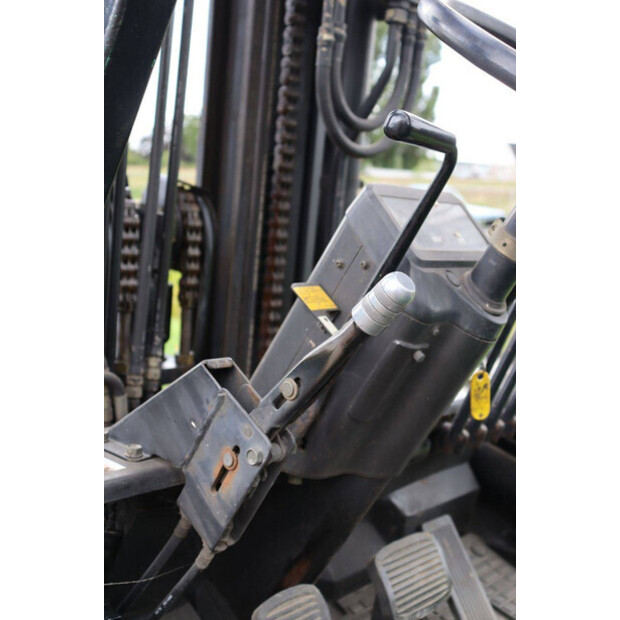 1996 Caterpillar DP40-49305551