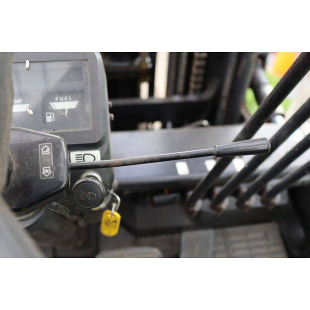 1996 Caterpillar DP40-49305552