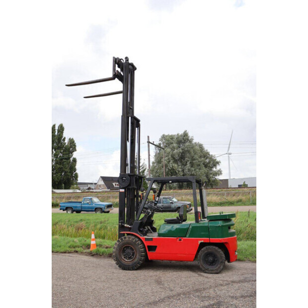 1996 Caterpillar DP40-49305564