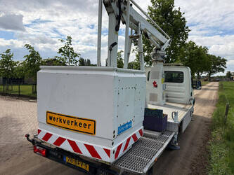 2012-iveco-daily-40c15-1493534-49305689
