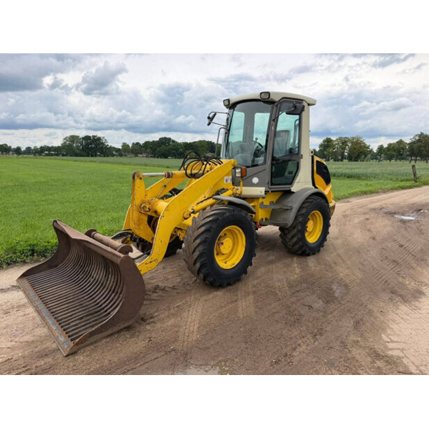 2001 Atlas AR65-49305698