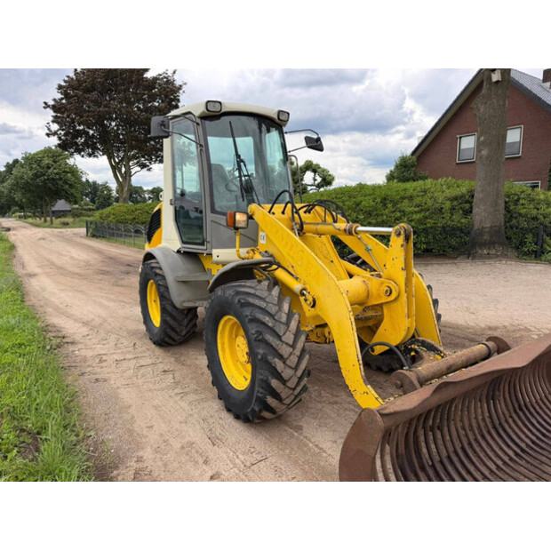 2001 Atlas AR65-49305702