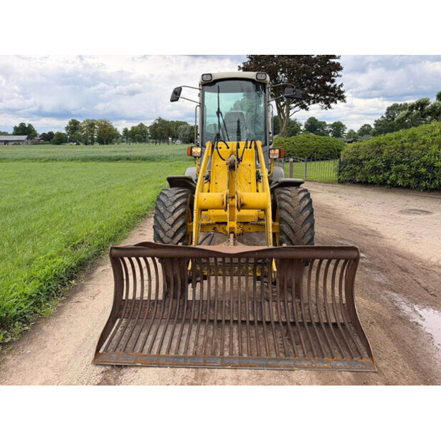 2001 Atlas AR65-49305703