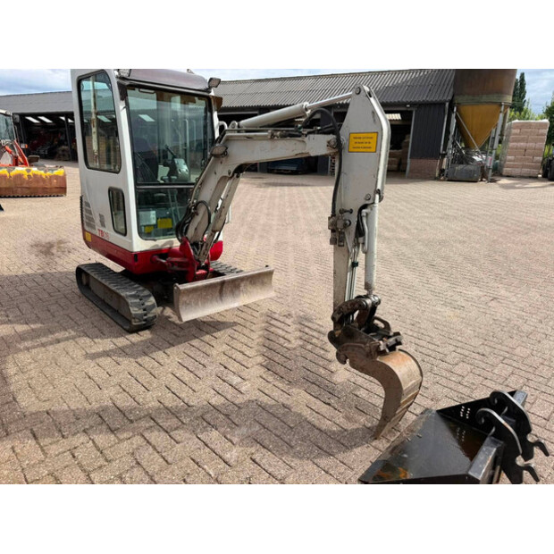 TAKEUCHI TB016-49305728