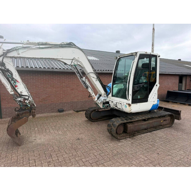 2014 اي اتش اي 65VX2-49305756