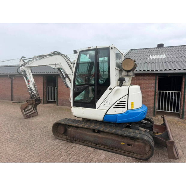 2014 اي اتش اي 65VX2-49305767