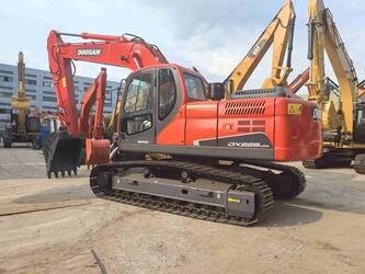 صورة ل حفارات مجنزرة 2023 دووسان DX225LC