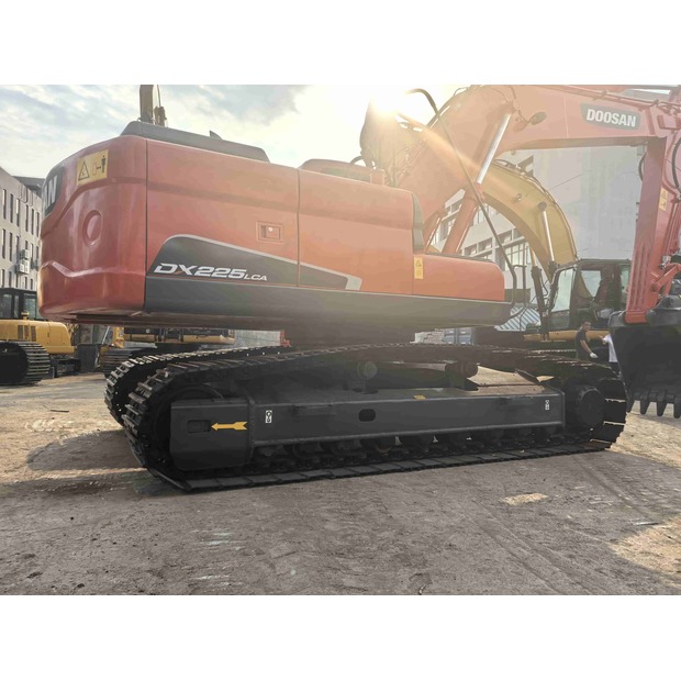 2023 Doosan DX225LC-49312097
