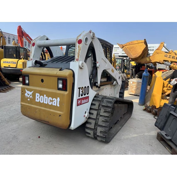 2023 BOBCAT T300-49312127