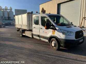 2015-ford-transit-1493765-49314376