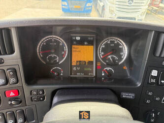 2014-scania-r490-1493899-49321199