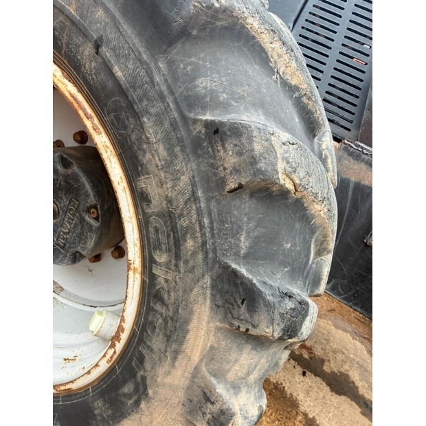 2017 Komatsu 911-49321875