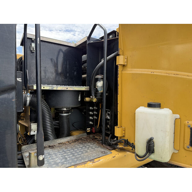 2010 Caterpillar M313D-49321931
