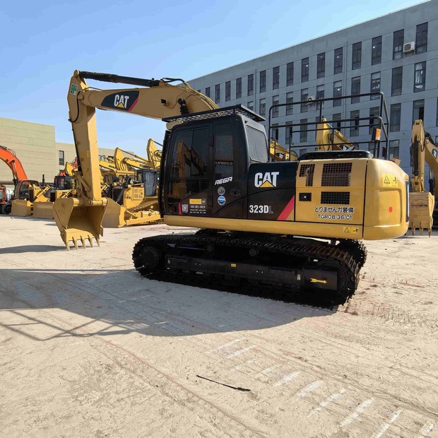 2024 Caterpillar 323DL-49322734