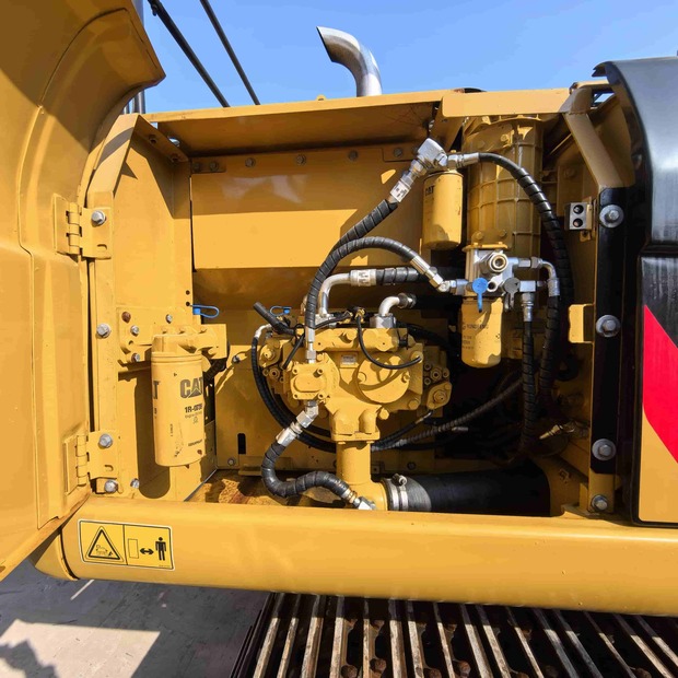 2024 Caterpillar 323DL-49322736