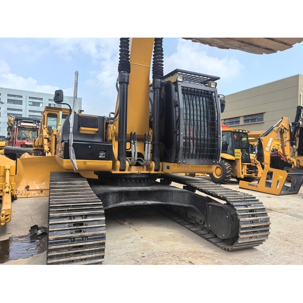 2024 Caterpillar 325D-49322841