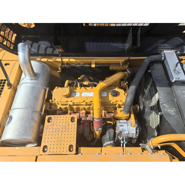 2024 Caterpillar 325D-49322844