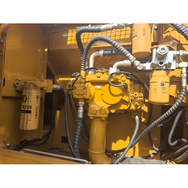 2024 Caterpillar 325D-49322845