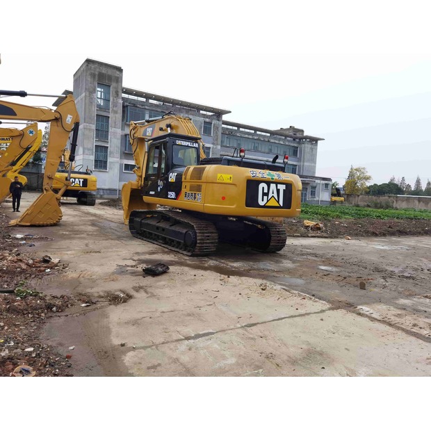 2024 Caterpillar 325DL-49323023