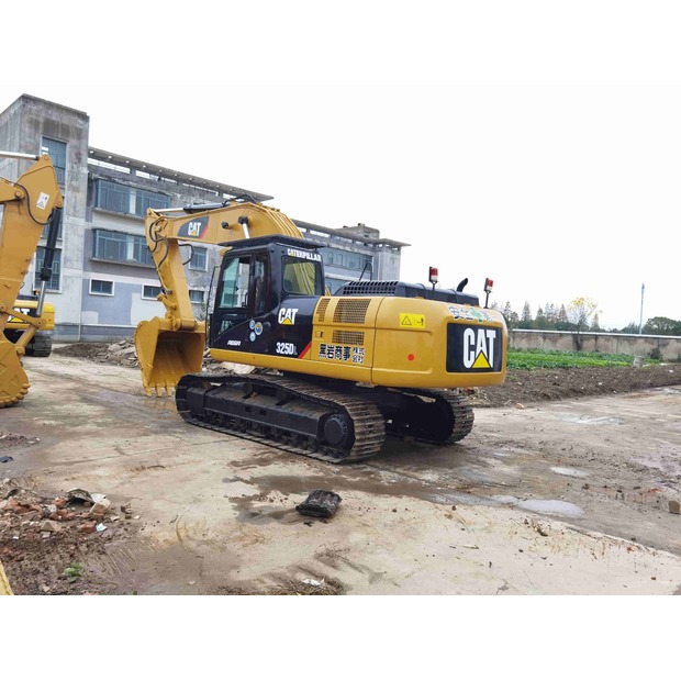 2024 Caterpillar 325DL-49323025
