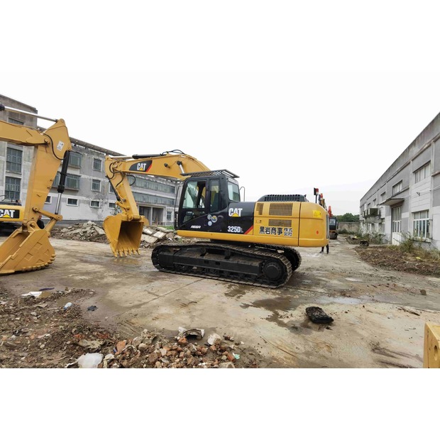 2024 Caterpillar 325DL-49323026