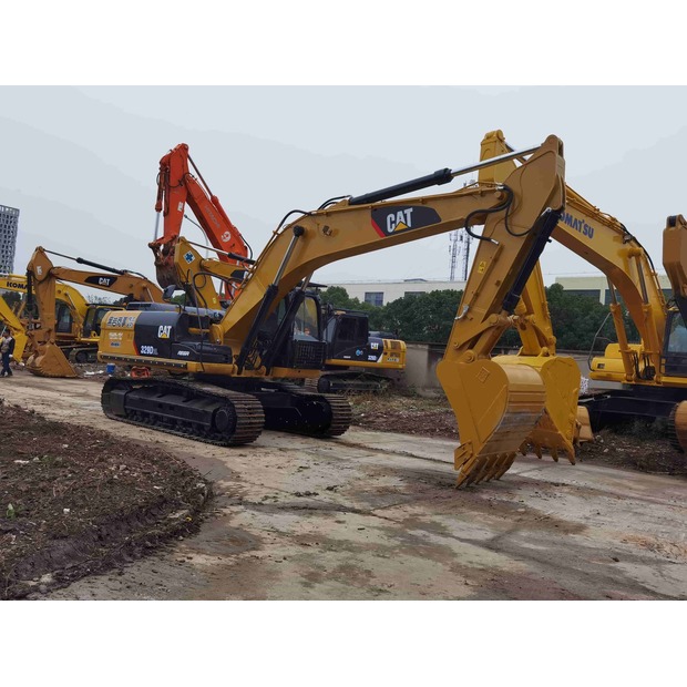 2023 Caterpillar 329D2L-49323094