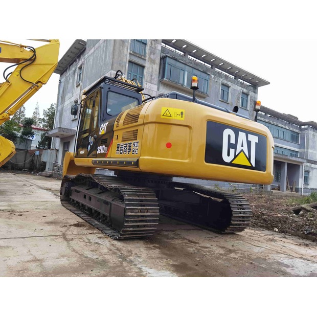 2023 Caterpillar 329D2L-49323097