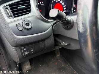 2013-kia-cee-d-1493979-49326663