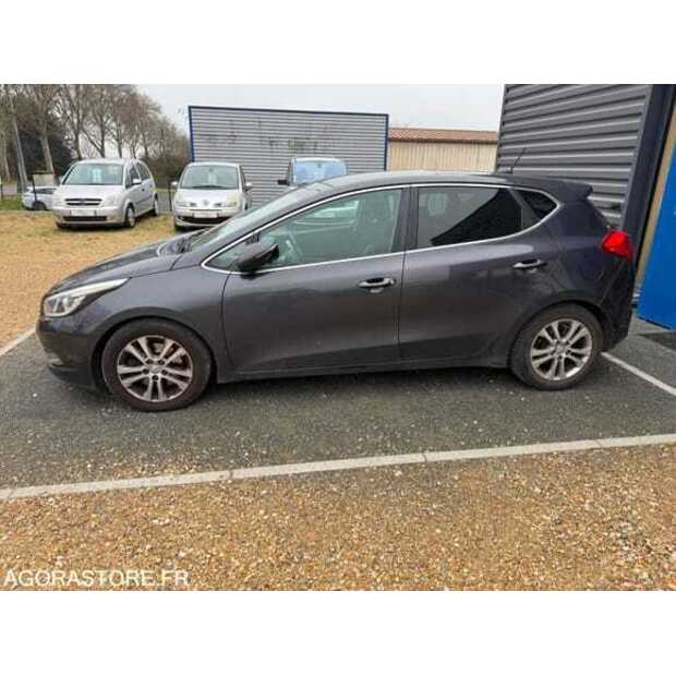 2013 KIA CEE-D-49326675