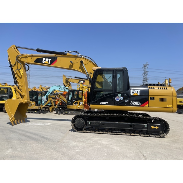 2024 كاتربيلر 320D2-49332175