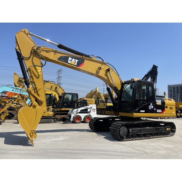 2023 كاتربيلر 320D2-49332182