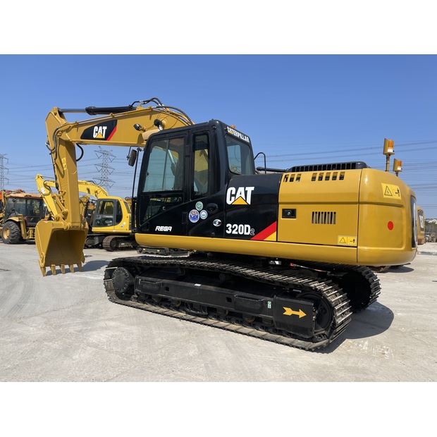 2023 كاتربيلر 320D2-49332183