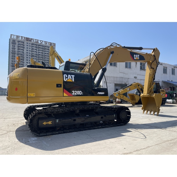 2023 كاتربيلر 320D2-49332184
