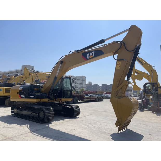 2023 كاتربيلر 320D2-49332185