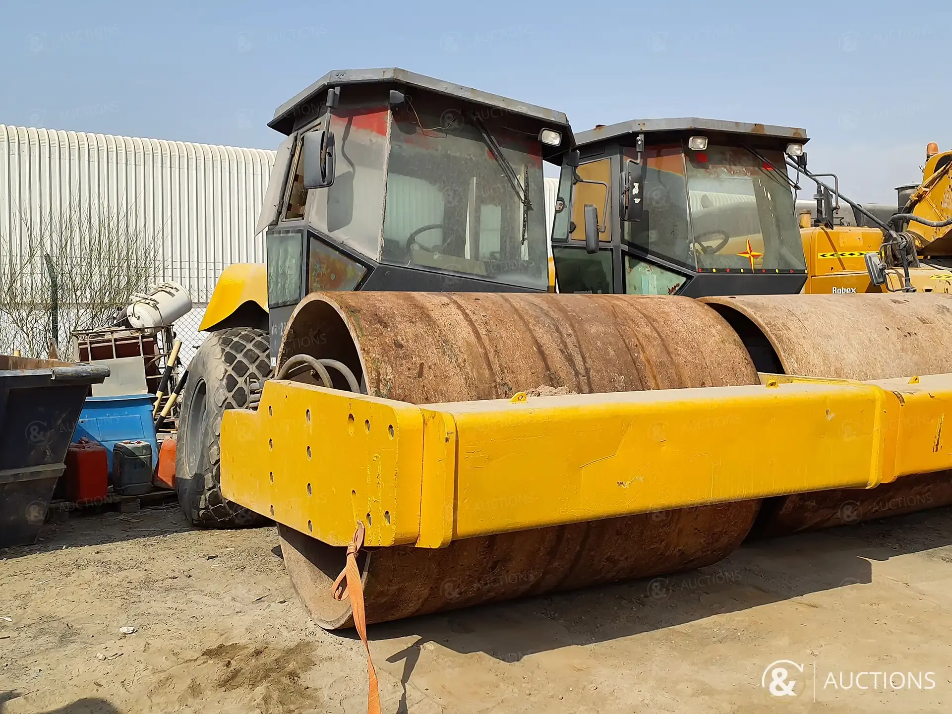 صورة ل معدات رص 2015 ديناباك CA510D