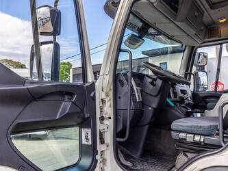 2013-volvo-flh-290-1493394-49339501