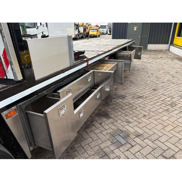 2017 داف CF-49344072