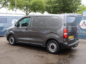 2018-toyota-proace-1494345-49344280
