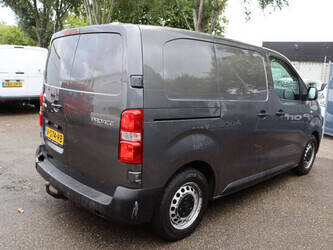 2018-toyota-proace-1494345-49344283