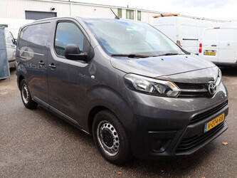 2018-toyota-proace-1494345-49344284