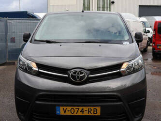 2018-toyota-proace-1494345-49344285