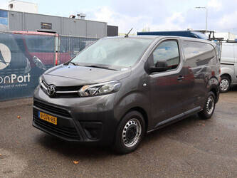 2018-toyota-proace-1494345-49344286