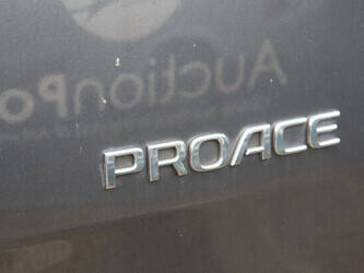2018-toyota-proace-1494345-49344294
