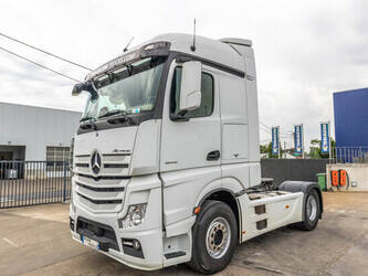 2017-mercedes-benz-actros-1845-1461017-cover-image